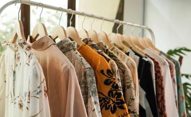 5 Best Online Thrift Stores And Resale Marketplaces For Vintage Finds