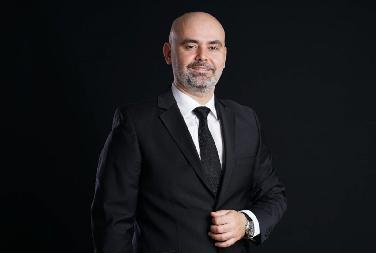 Dr. Salih Onur Basat — Natural-Looking Results with rhinoplasty in turkey