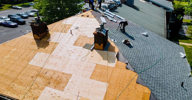 How to Know It’s Time for a New Roof and Plan Your Replacement the Right Way